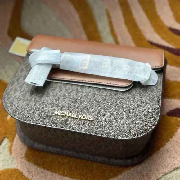 Michael Kors Emilia Small Logo Crossbody Bag - Picture 2 of 10